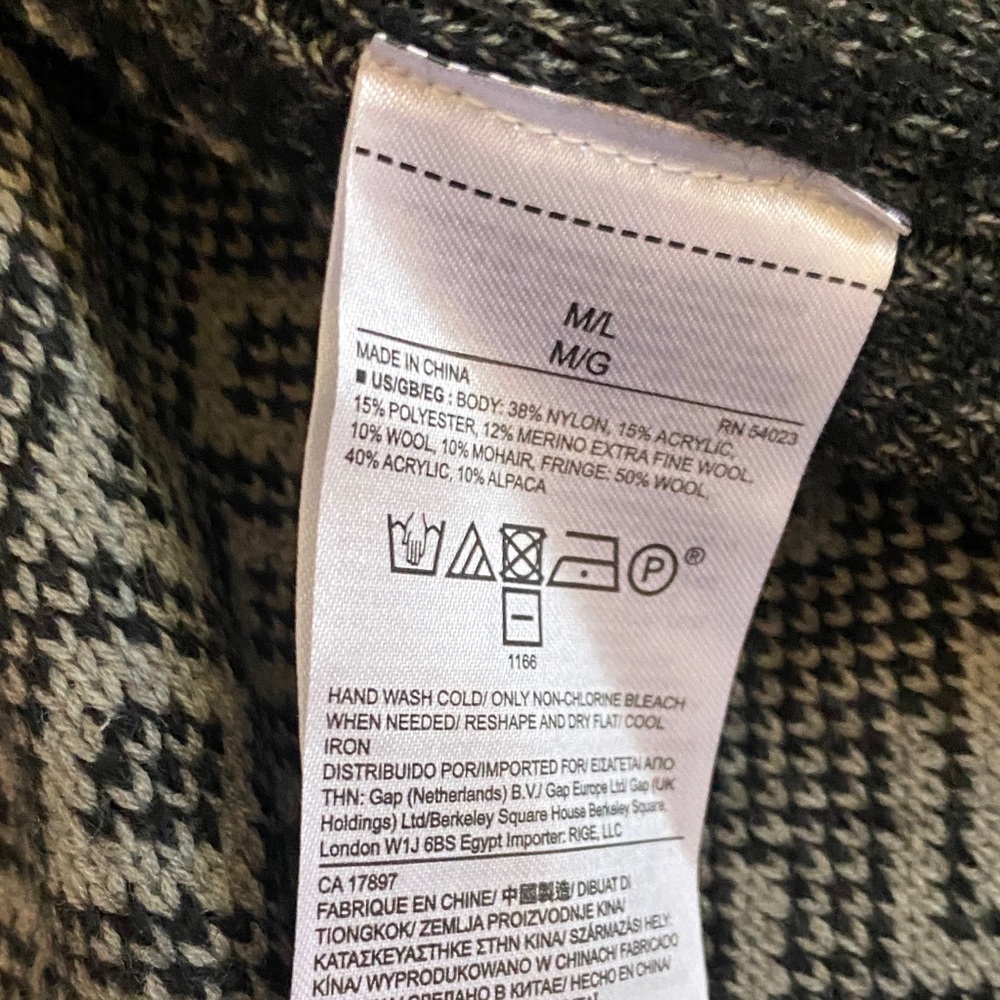 Banana Republic Black and Gray Patterned Poncho - Picture 9 of 9